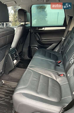 Внедорожник / Кроссовер Volkswagen Touareg 2014 в 
