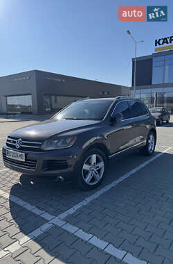 Внедорожник / Кроссовер Volkswagen Touareg 2012 в Львове