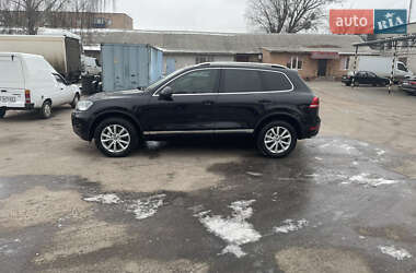 Внедорожник / Кроссовер Volkswagen Touareg 2012 в 