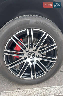 Внедорожник / Кроссовер Volkswagen Touareg 2008 в 