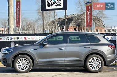 Внедорожник / Кроссовер Volkswagen Touareg 2020 в Киеве