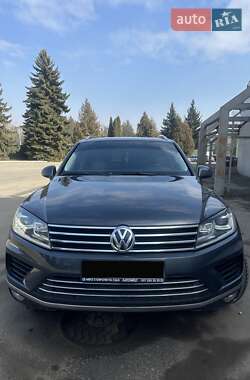 Позашляховик / Кросовер Volkswagen Touareg 2015 в Львові