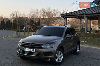 Внедорожник / Кроссовер Volkswagen Touareg 2011 в Жовкве