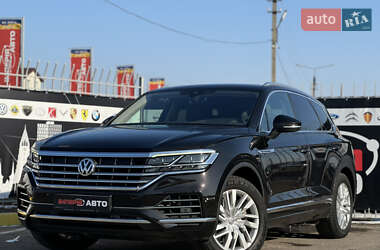 Внедорожник / Кроссовер Volkswagen Touareg 2018 в Киеве