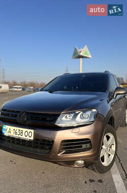 Внедорожник / Кроссовер Volkswagen Touareg 2010 в Киеве