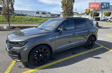 Позашляховик / Кросовер Volkswagen Touareg 2019 в 