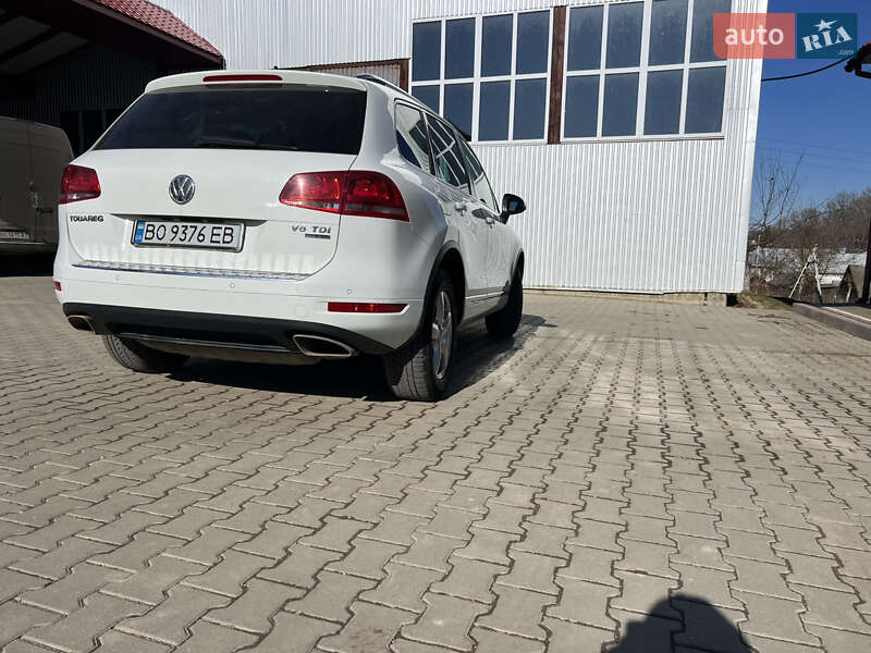 Внедорожник / Кроссовер Volkswagen Touareg 2012 в Тернополе