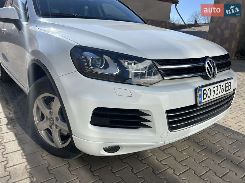Внедорожник / Кроссовер Volkswagen Touareg 2012 в Тернополе