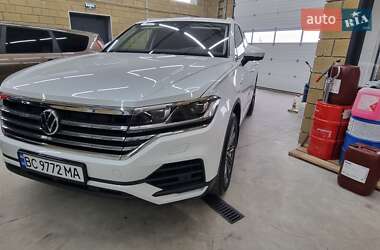 Внедорожник / Кроссовер Volkswagen Touareg 2020 в Червонограде