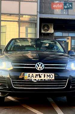 Позашляховик / Кросовер Volkswagen Touareg 2011 в Києві