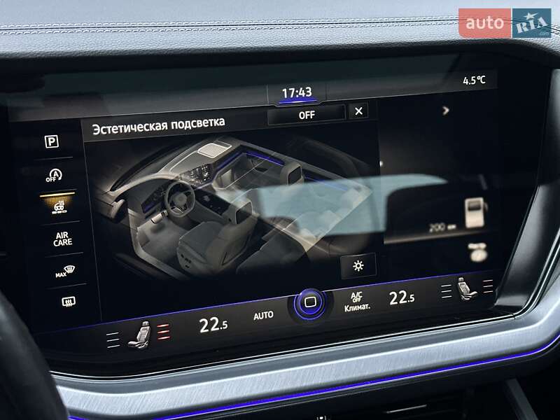 Позашляховик / Кросовер Volkswagen Touareg 2018 в Мукачевому