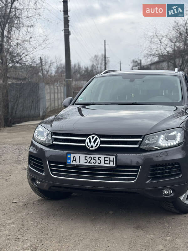 Позашляховик / Кросовер Volkswagen Touareg 2012 в Фастові