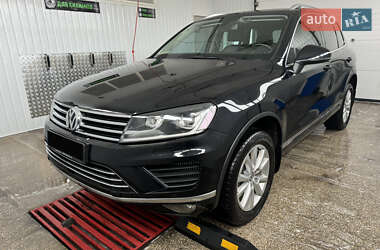 Внедорожник / Кроссовер Volkswagen Touareg 2012 в 