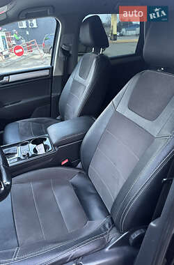 Позашляховик / Кросовер Volkswagen Touareg 2011 в 