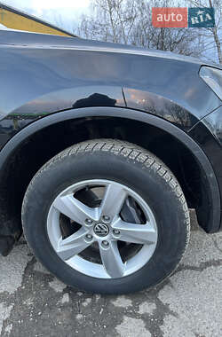 Позашляховик / Кросовер Volkswagen Touareg 2011 в 