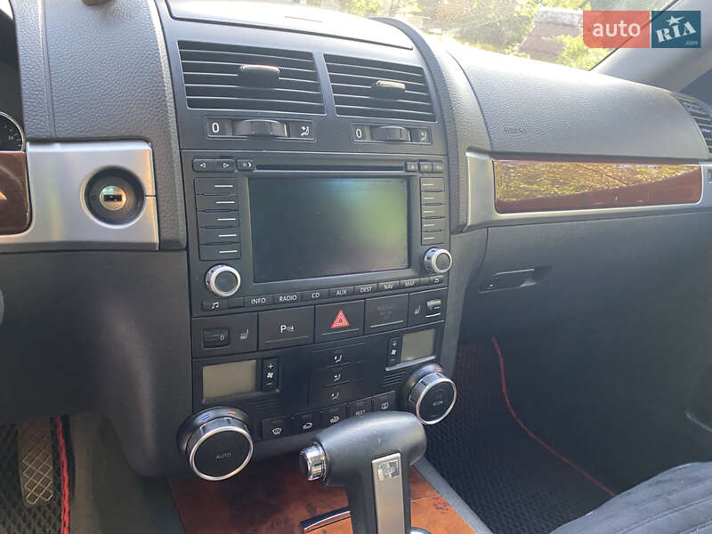 Позашляховик / Кросовер Volkswagen Touareg 2006 в Дніпрі