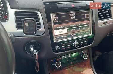 Позашляховик / Кросовер Volkswagen Touareg 2012 в 