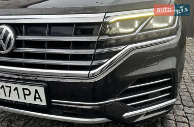 Позашляховик / Кросовер Volkswagen Touareg 2018 в 