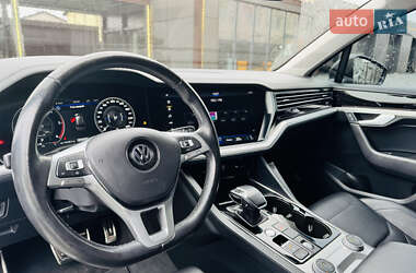 Позашляховик / Кросовер Volkswagen Touareg 2018 в 