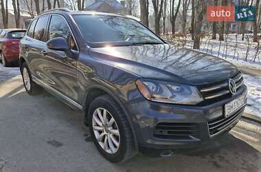 Внедорожник / Кроссовер Volkswagen Touareg 2012 в Киеве