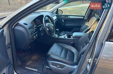 Позашляховик / Кросовер Volkswagen Touareg 2014 в 