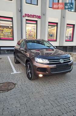 Позашляховик / Кросовер Volkswagen Touareg 2012 в Косові