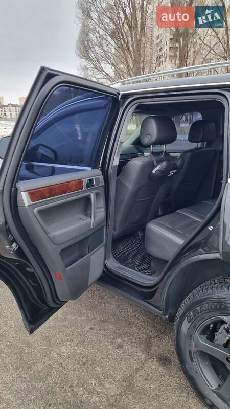 Позашляховик / Кросовер Volkswagen Touareg 2008 в Харкові