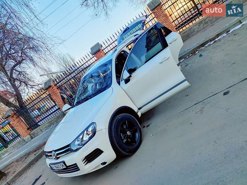 Внедорожник / Кроссовер Volkswagen Touareg 2010 в Фастове