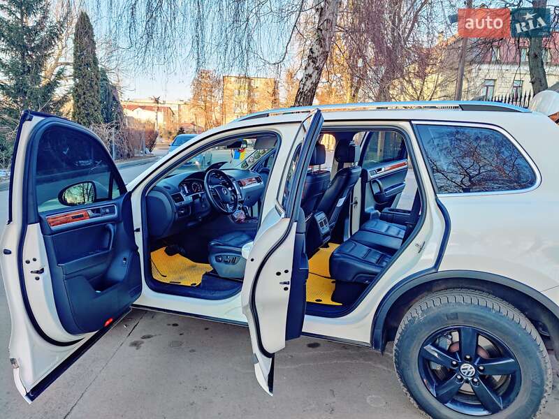 Внедорожник / Кроссовер Volkswagen Touareg 2010 в Фастове