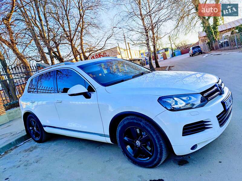 Внедорожник / Кроссовер Volkswagen Touareg 2010 в Фастове