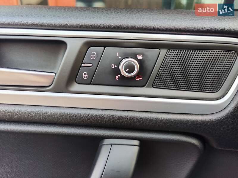 Внедорожник / Кроссовер Volkswagen Touareg 2010 в Фастове