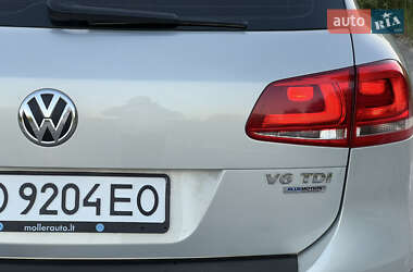 Внедорожник / Кроссовер Volkswagen Touareg 2013 в 