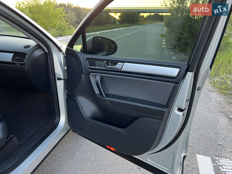 Позашляховик / Кросовер Volkswagen Touareg 2013 в Тернополі фото 77 Позашляховик / Кросовер Volkswagen Touareg 2013 в Тернополі
