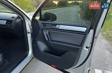 Внедорожник / Кроссовер Volkswagen Touareg 2013 в 
