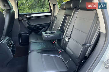 Внедорожник / Кроссовер Volkswagen Touareg 2013 в 