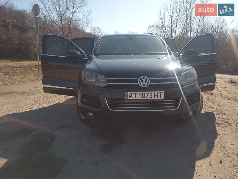 Позашляховик / Кросовер Volkswagen Touareg 2013 в Надвірній