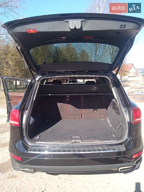 Позашляховик / Кросовер Volkswagen Touareg 2013 в Надвірній