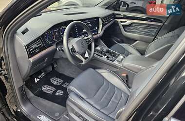 Внедорожник / Кроссовер Volkswagen Touareg 2022 в 