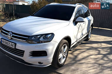 Внедорожник / Кроссовер Volkswagen Touareg 2014 в 