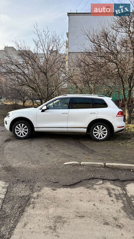Внедорожник / Кроссовер Volkswagen Touareg 2014 в Знаменке
