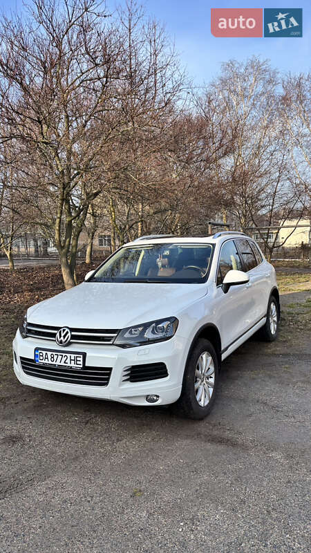 Внедорожник / Кроссовер Volkswagen Touareg 2014 в Знаменке