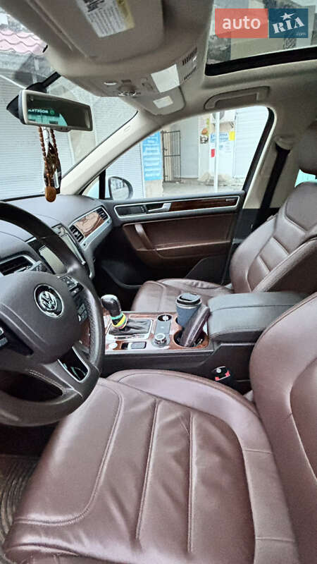 Внедорожник / Кроссовер Volkswagen Touareg 2014 в Знаменке