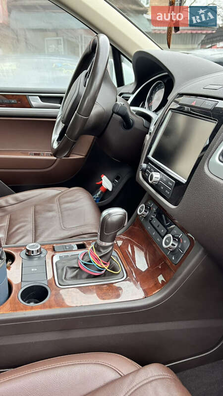 Внедорожник / Кроссовер Volkswagen Touareg 2014 в Знаменке