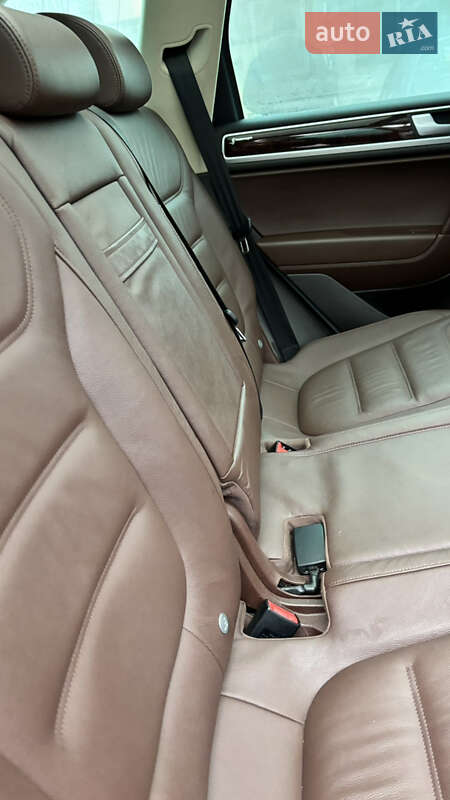 Внедорожник / Кроссовер Volkswagen Touareg 2014 в Знаменке