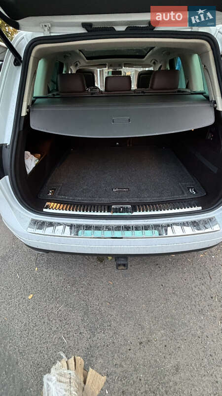 Внедорожник / Кроссовер Volkswagen Touareg 2014 в Знаменке
