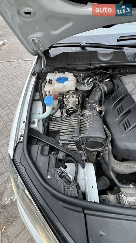 Внедорожник / Кроссовер Volkswagen Touareg 2014 в Знаменке