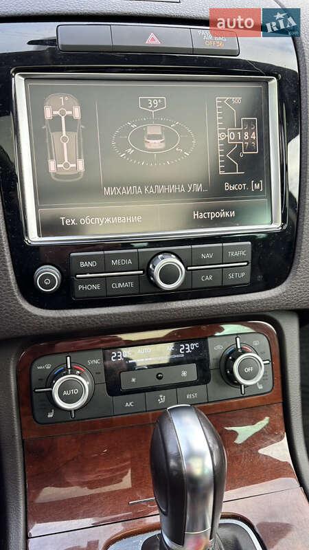 Внедорожник / Кроссовер Volkswagen Touareg 2014 в Знаменке
