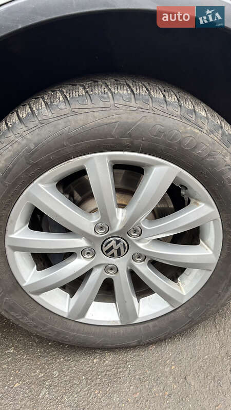 Внедорожник / Кроссовер Volkswagen Touareg 2014 в Знаменке