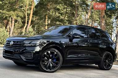 Внедорожник / Кроссовер Volkswagen Touareg 2023 в 