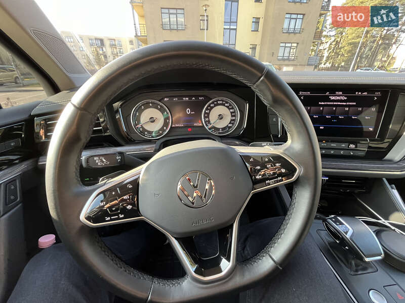Внедорожник / Кроссовер Volkswagen Touareg 2021 в Киеве